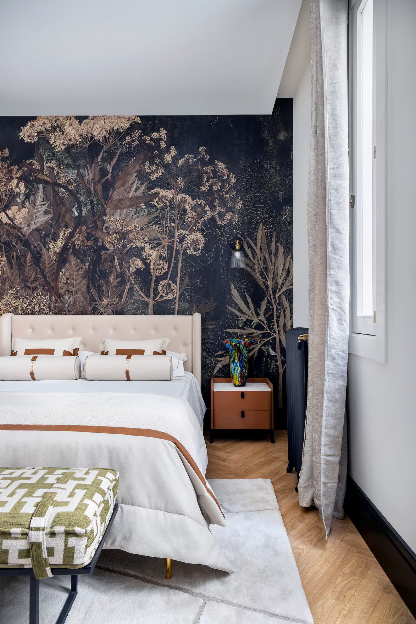 chambre appartement luxueux design Madrid décoration classique chic