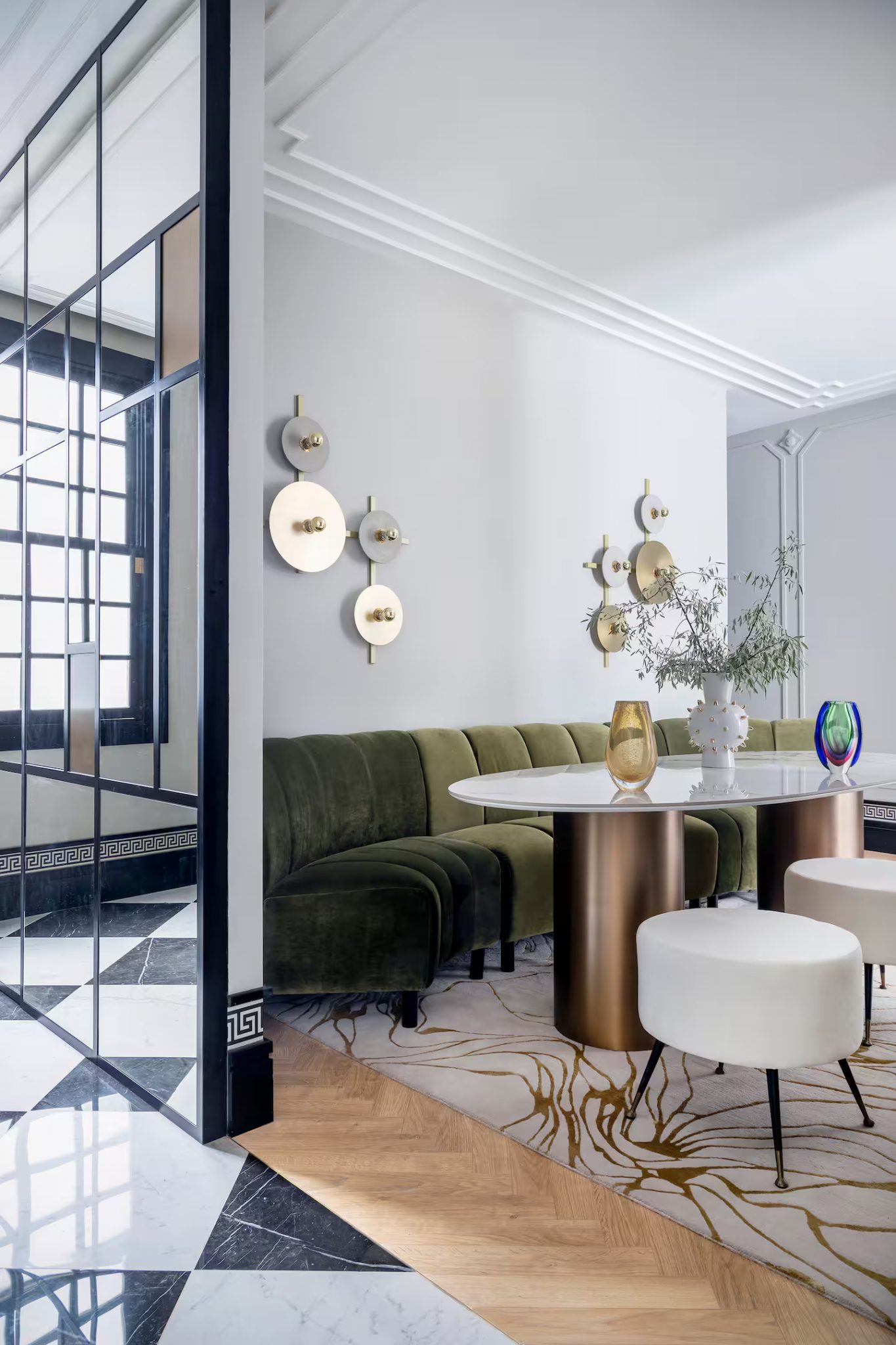 salle à manger appartement luxueux design Madrid décoration classique chic