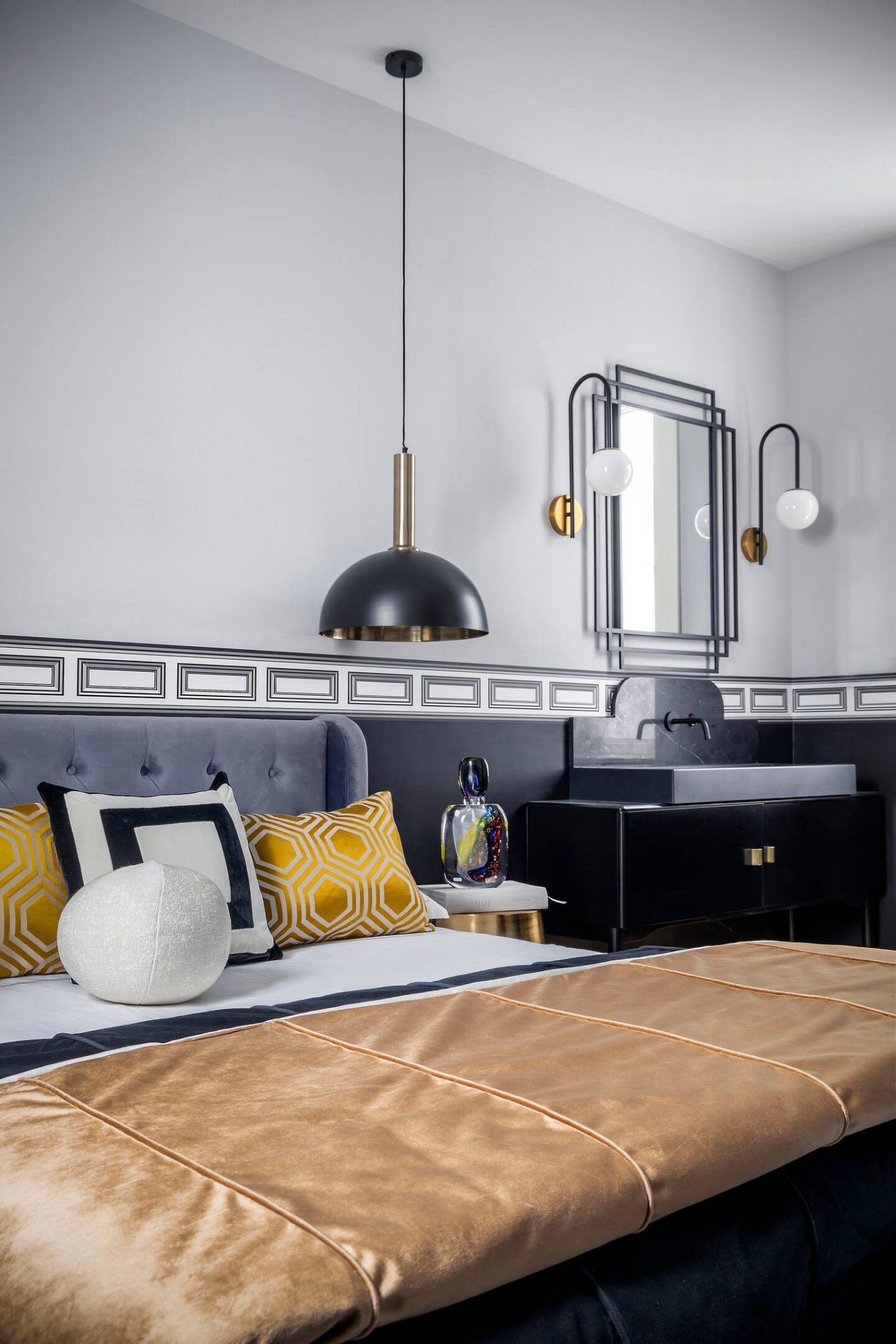 chambre appartement luxueux design Madrid décoration classique chic