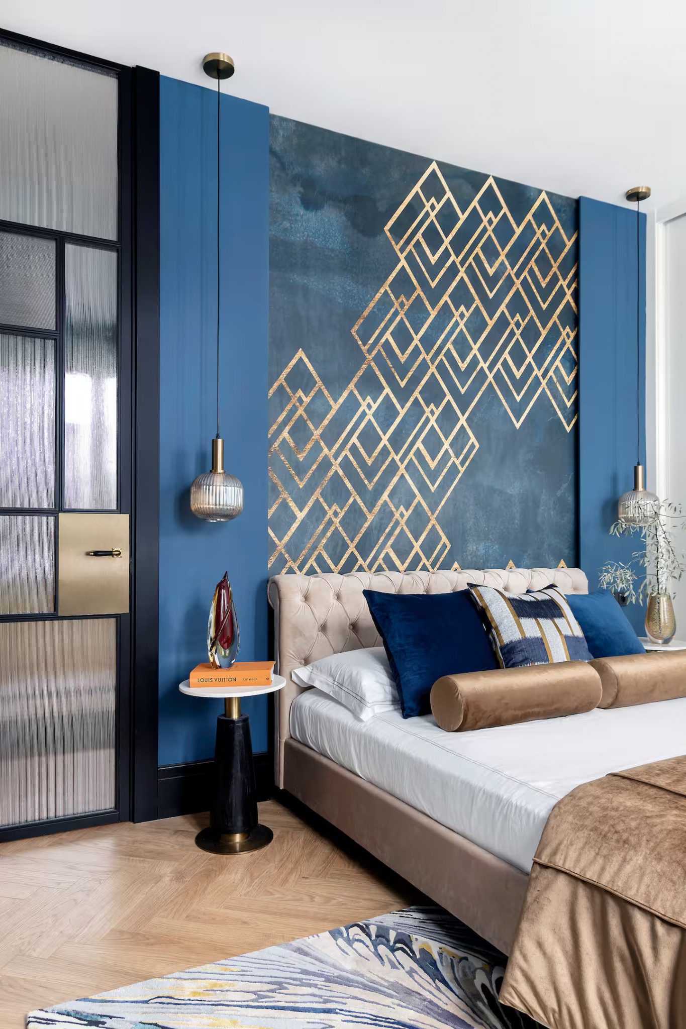 chambre appartement luxueux design Madrid décoration classique chic