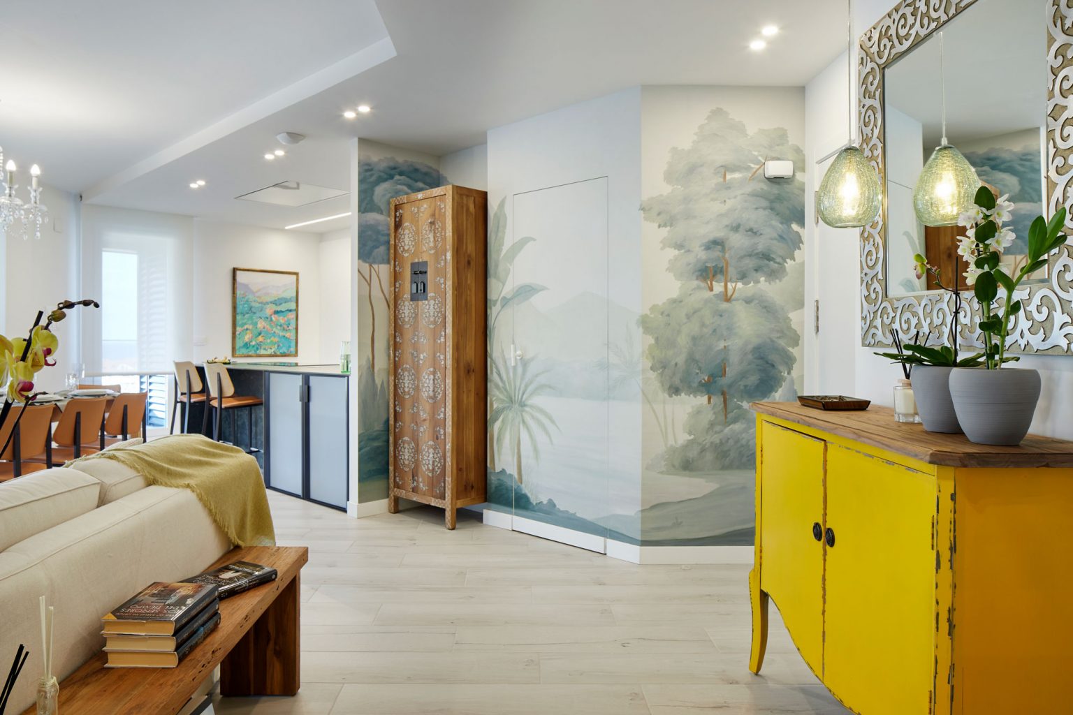 salon et salle à manger avec escalier appartement en duplex décoration contemporaine