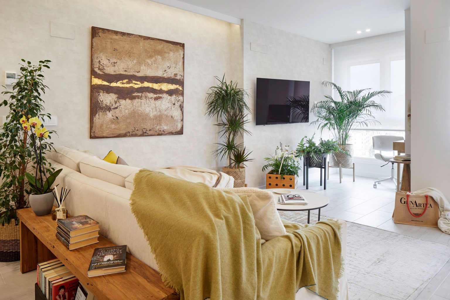 salon appartement en duplex décoration contemporaine