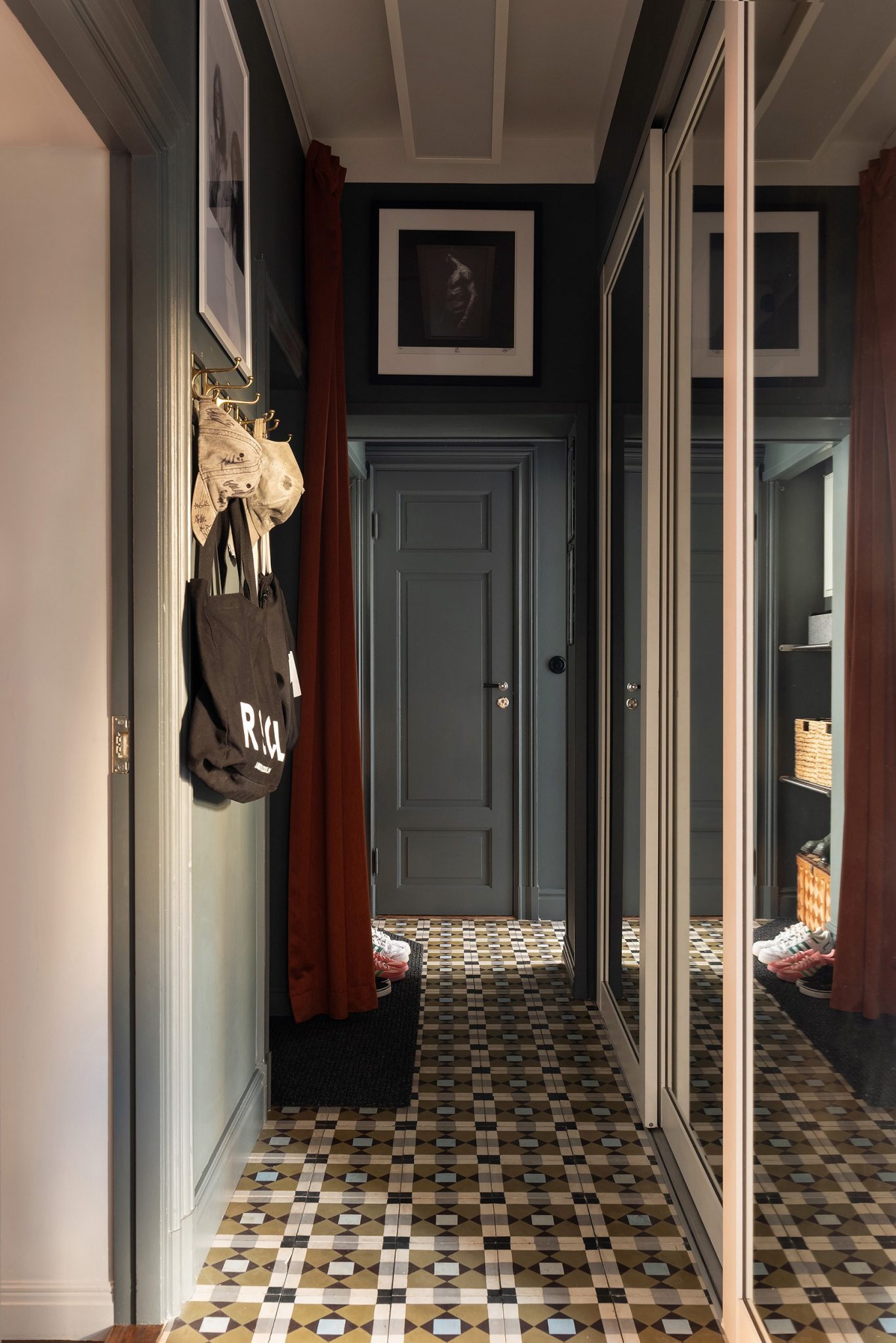 entrée carreaux de ciment décoration vintage et scandinave