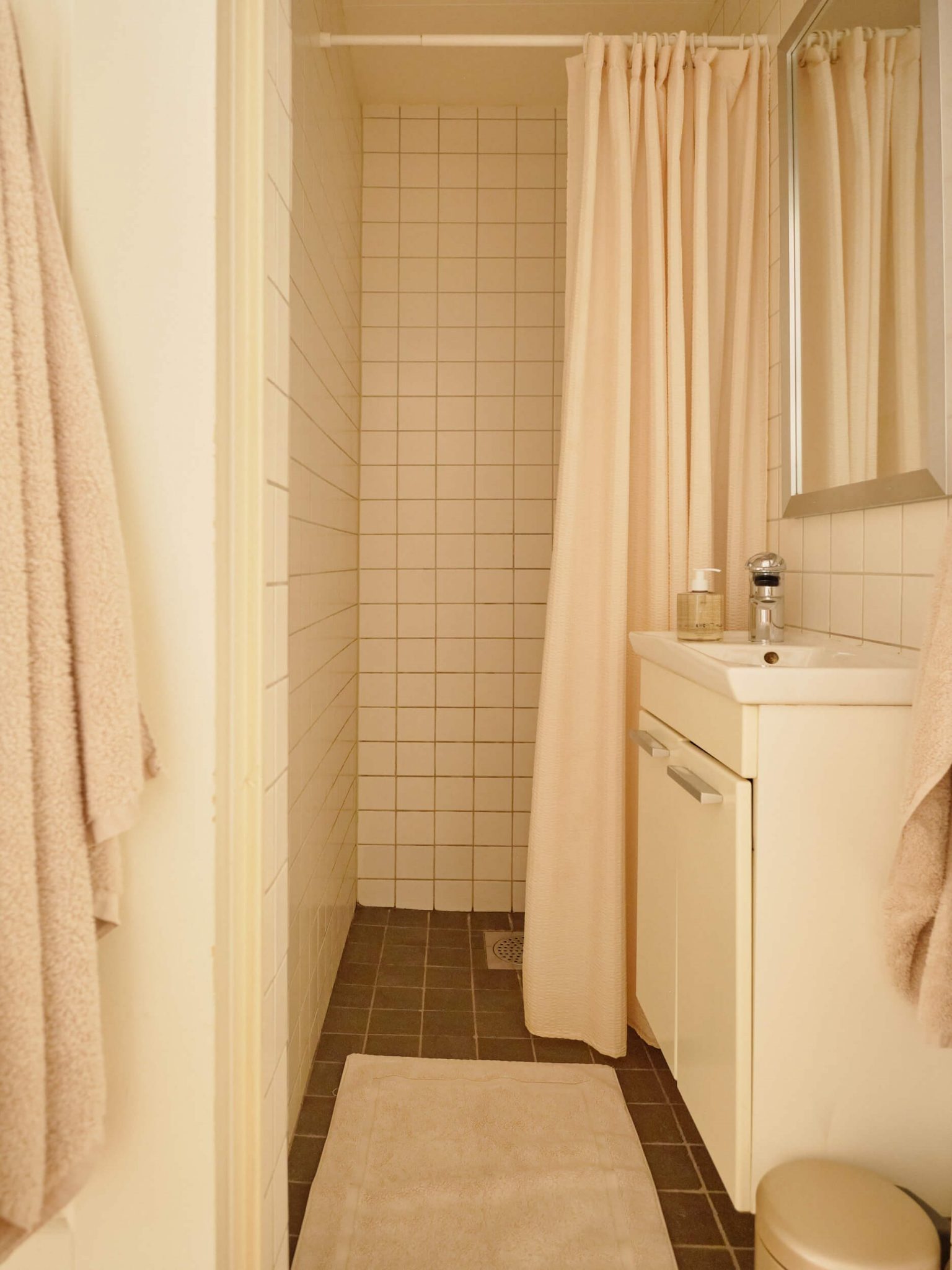 salle de bain avec douche italienne