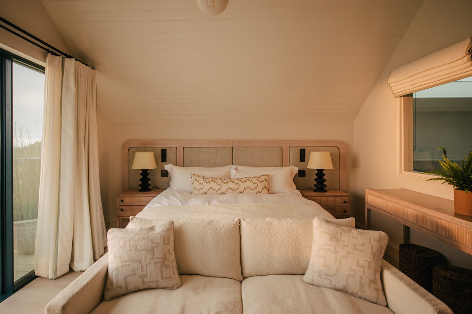 chambre décoration contemporaine avec baie vitrée 