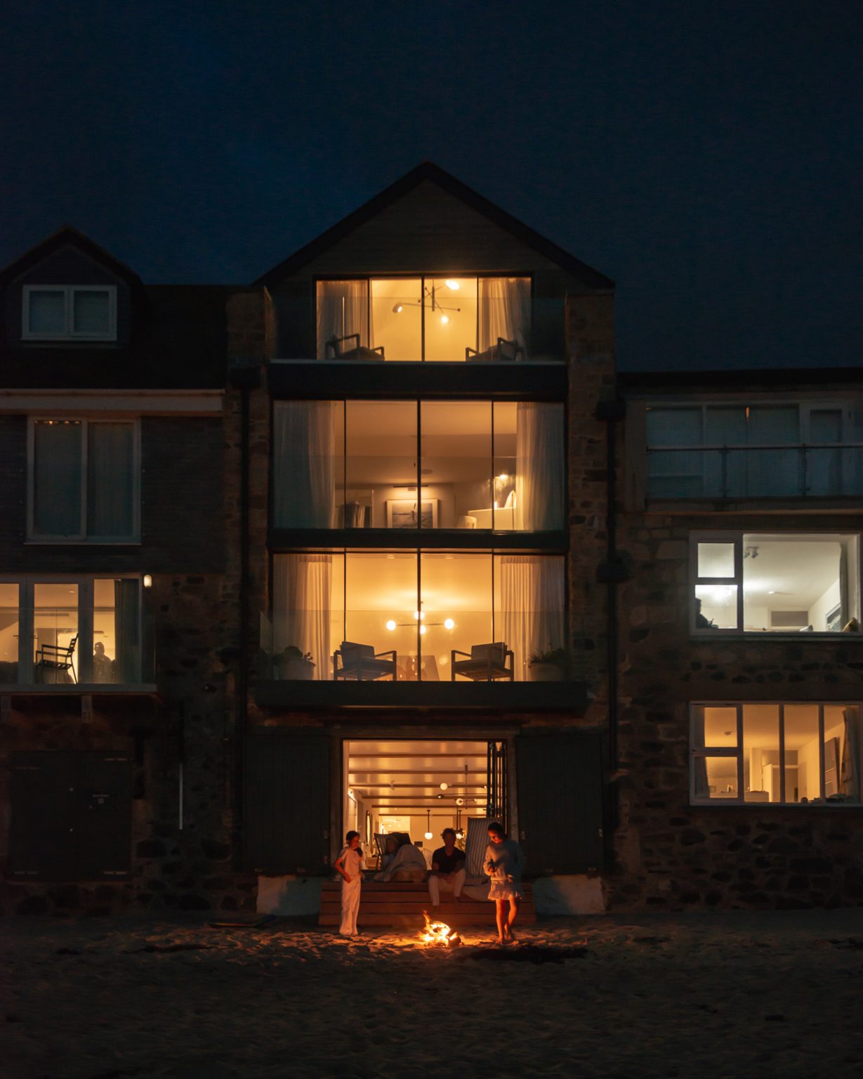 appartement en duplex face à la mer vue nuit