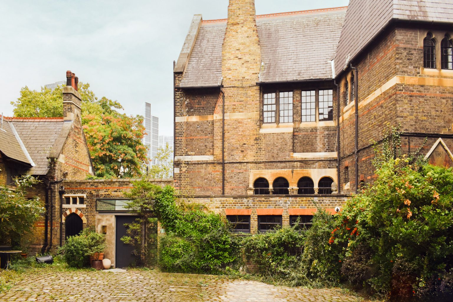 jardin appartement dans ancienne école de style victorien Londres