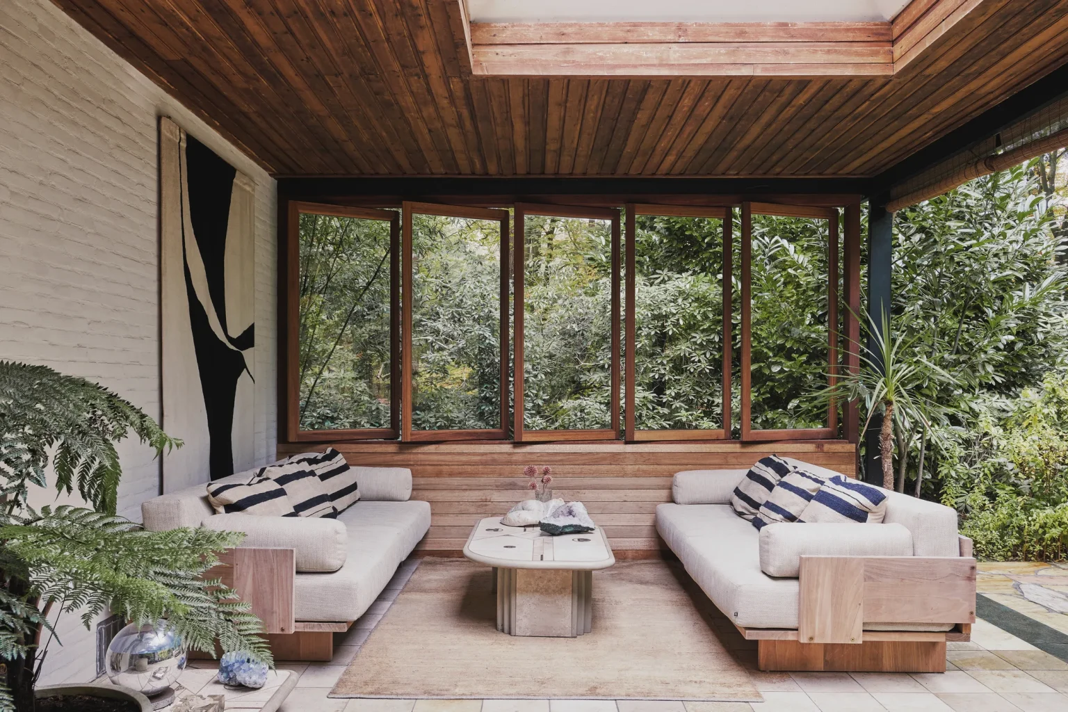 véranda salon en bois
