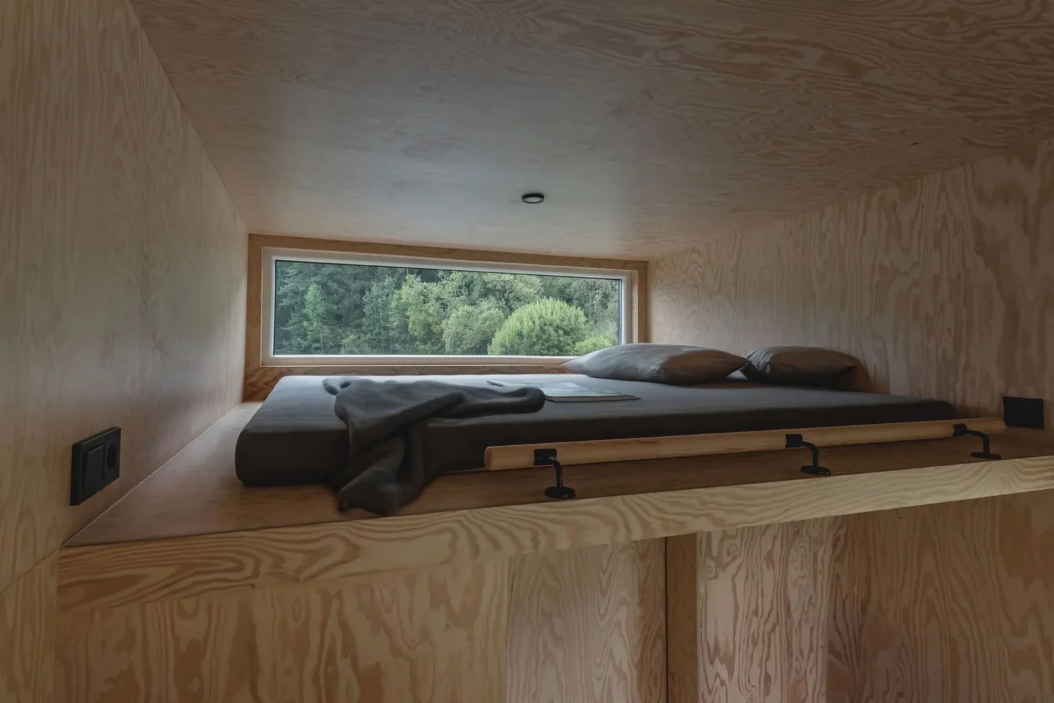 zone chambre en hauteur mini maison mobile