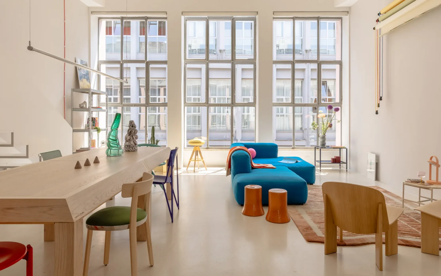salon loft décoration design colorée
