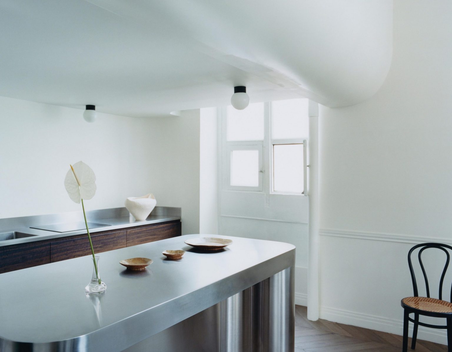 cuisine inox appartement haussmannien décoration design Zara Home