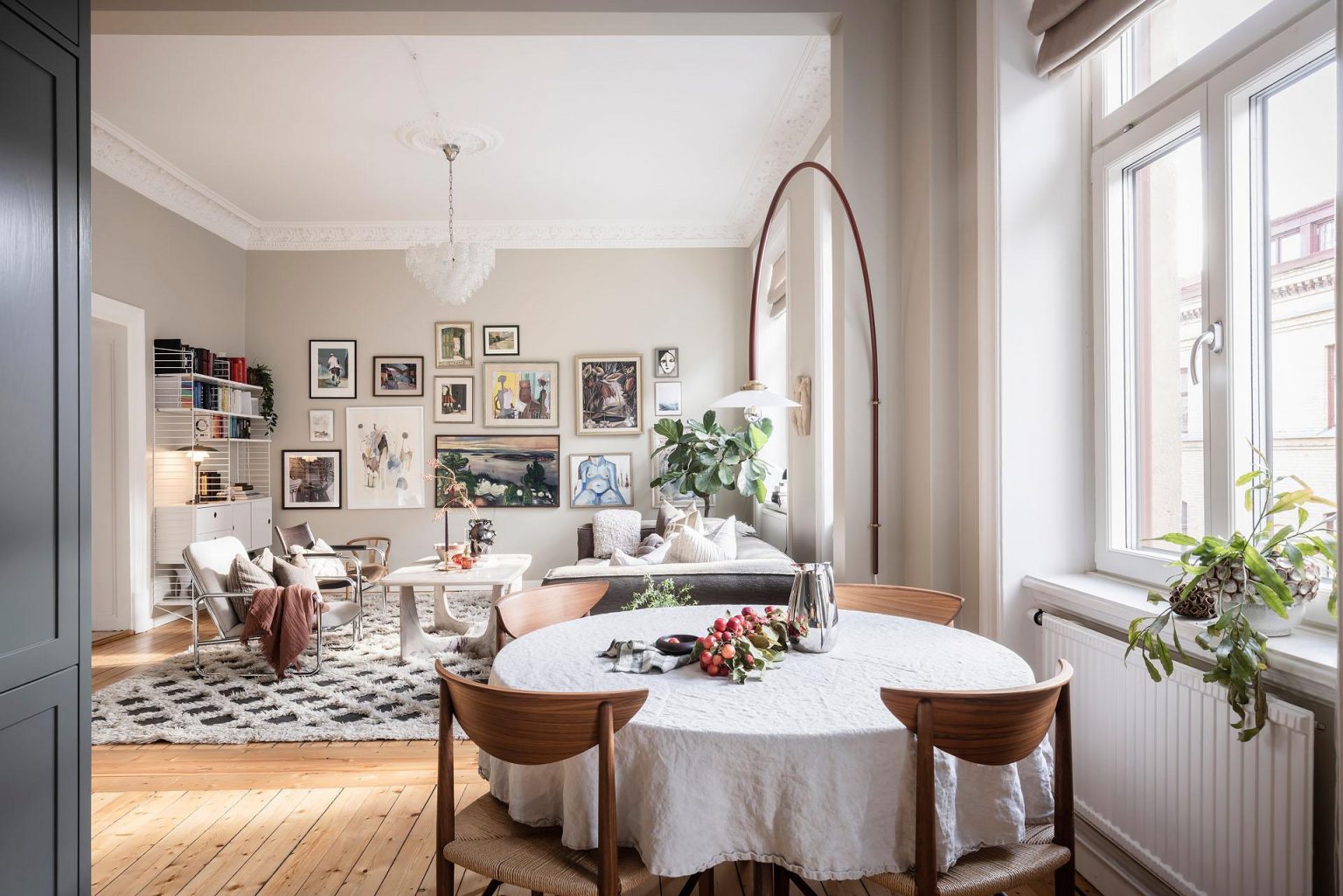 salon et salle à manger décoration scandinave dans immeuble classique
