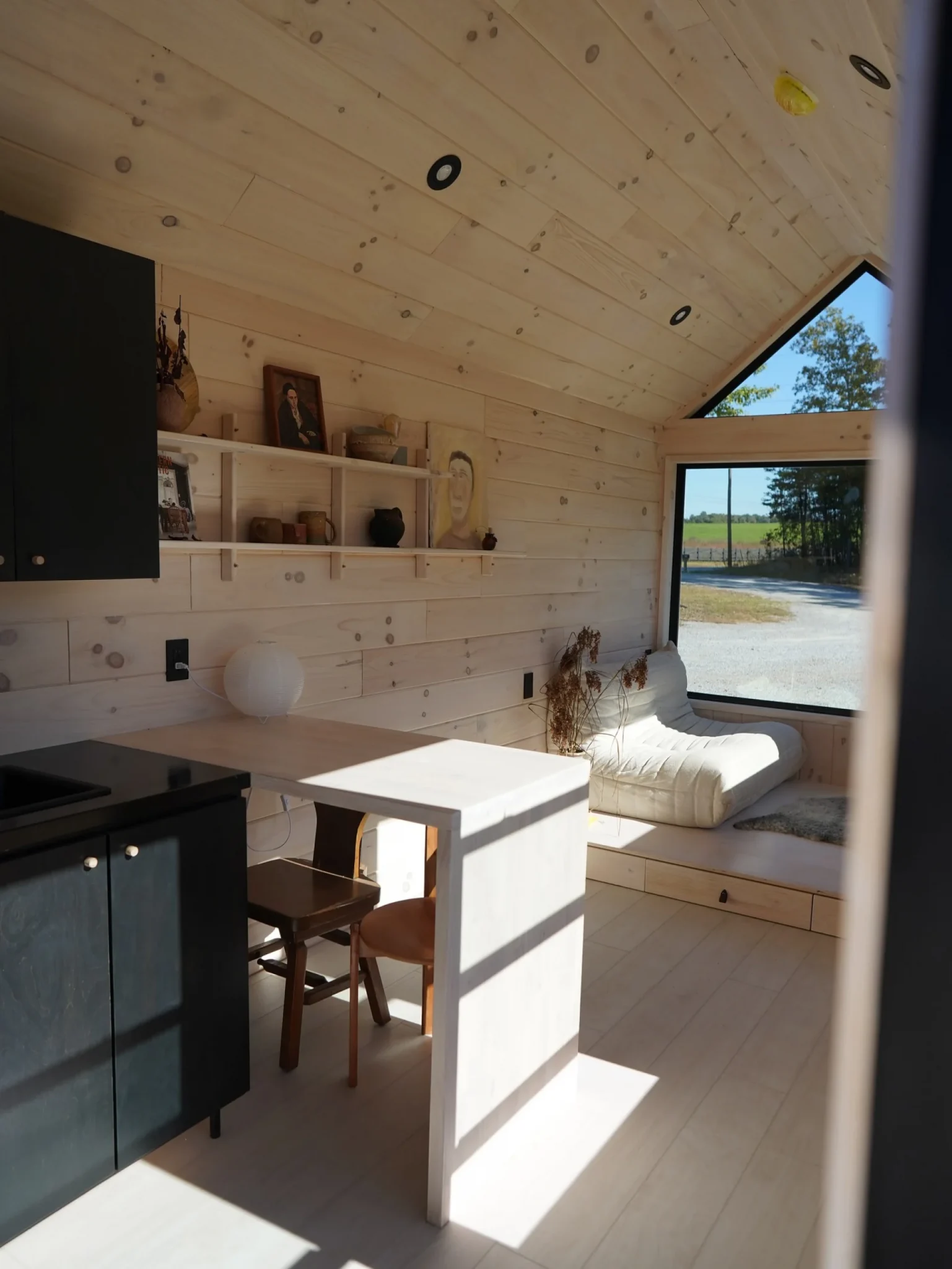 salon et cuisine mini maison mobile de 25m2 Nordic & Spruce