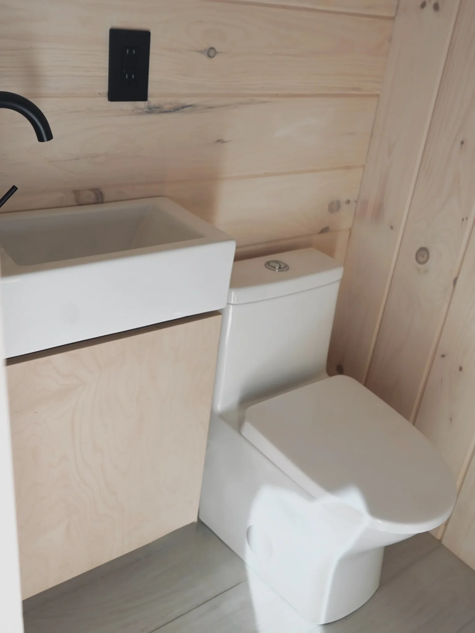salle de bain mini maison mobile de 25m2 Nordic & Spruce