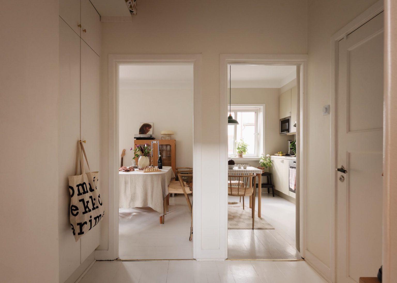 entrée studio 33m2 décoration scandinave beige