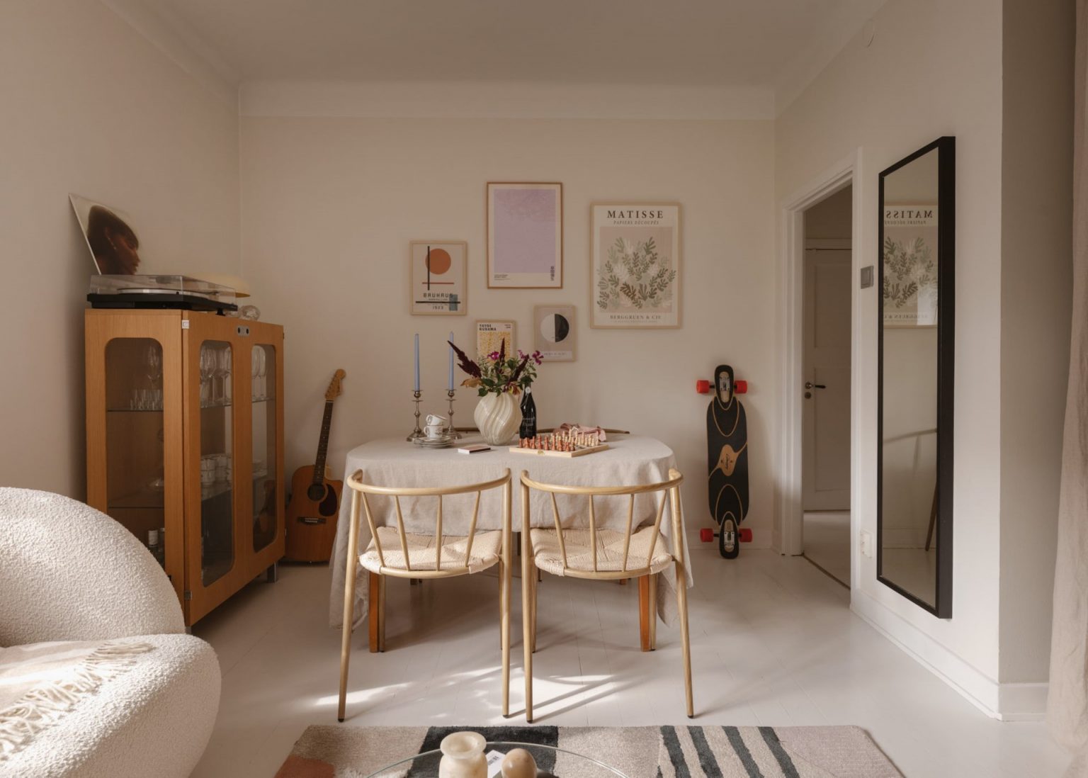 salon studio 33m2 décoration scandinave beige