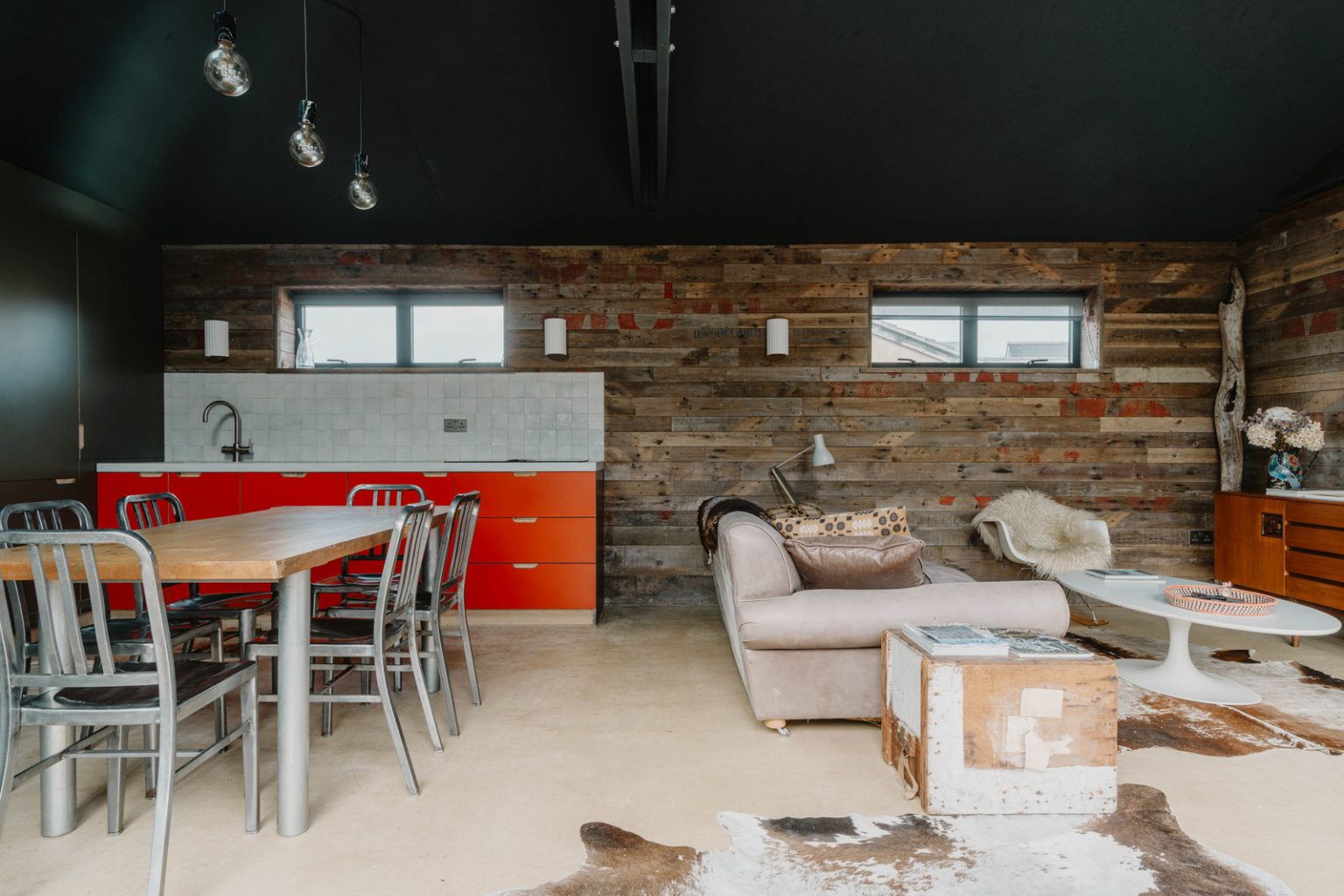 salon et salle à manger avec cuisine ouverte maison de plage 62m2 Camber Sands