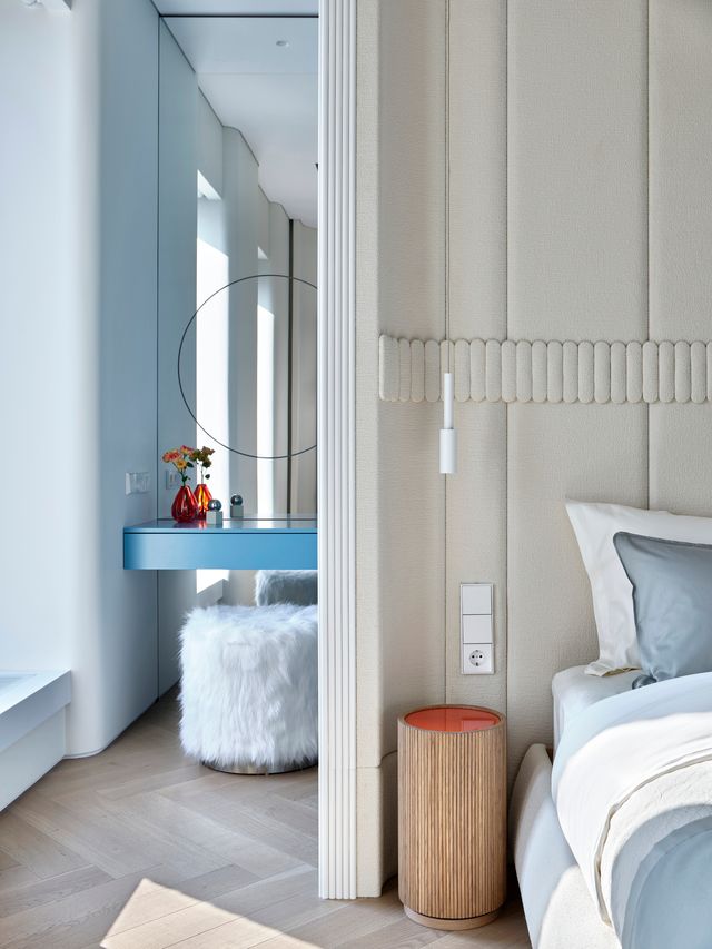 salle de bain bleue et chambre blanche décoration design appartement 95m2 par Buro11 salle de bain bleue et chambre blanche décoration design appartement 95m2 par Buro11