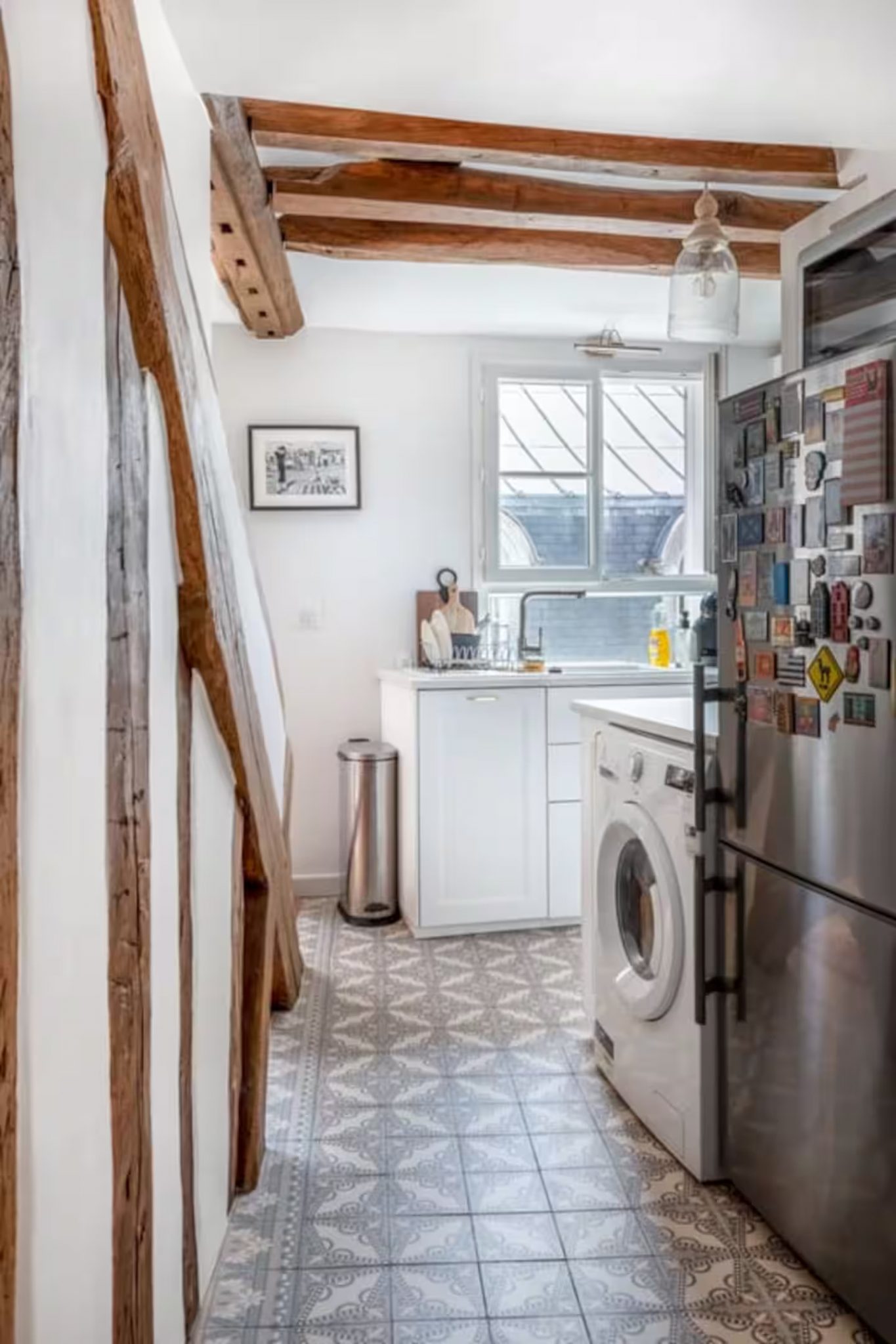 cuisine avec poutres appartement Paris proche Saint-Eustache