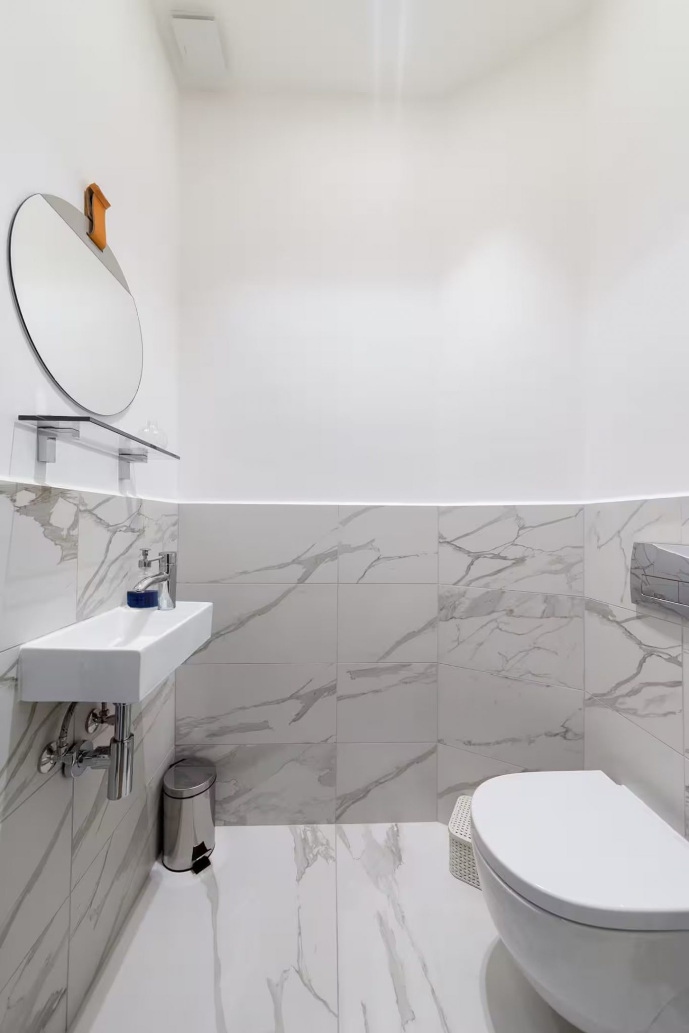 toilettes wc marbre blanc