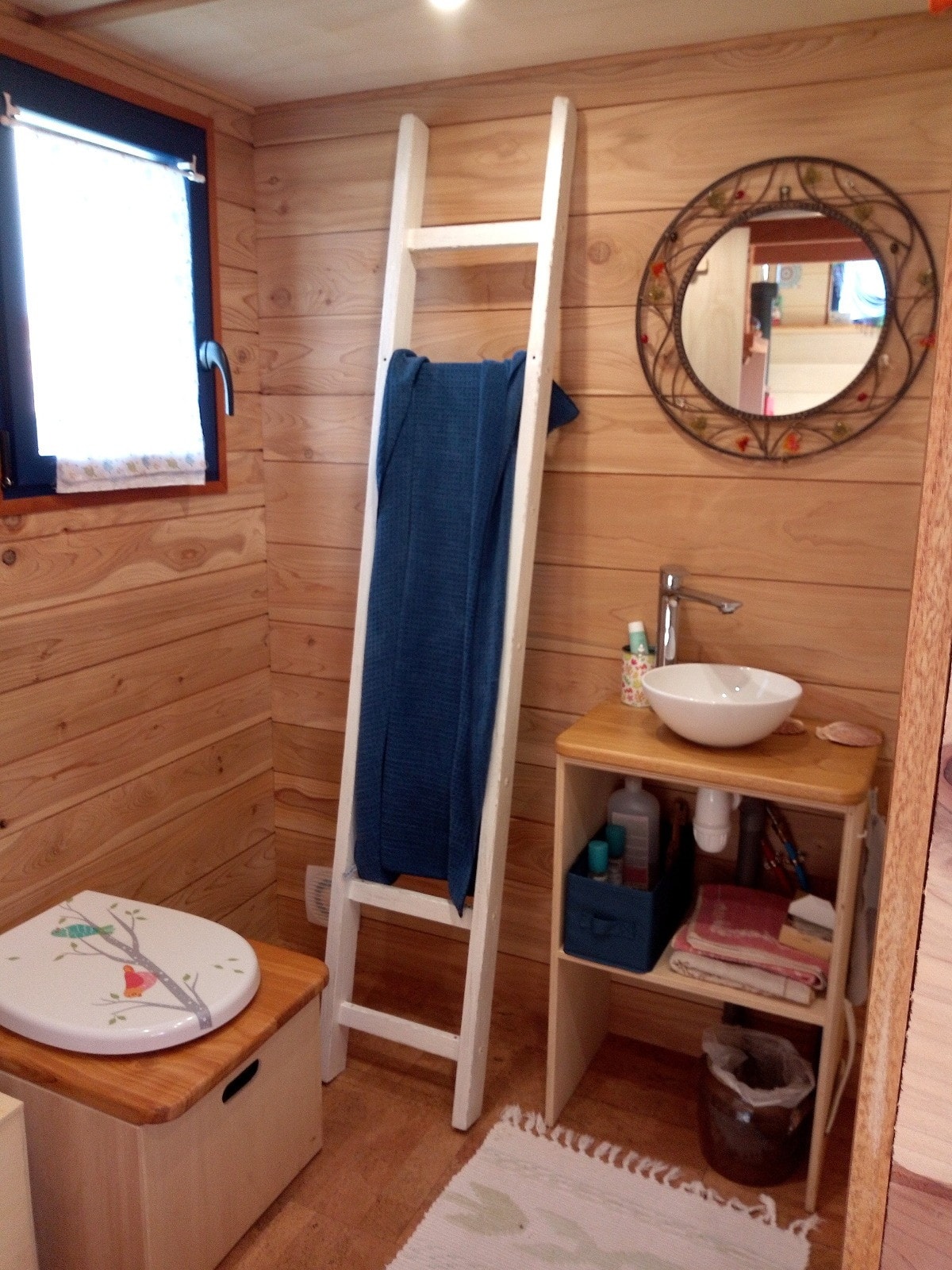 intérieur mini maison mobile 15m2 par Atelier Bois d'ici