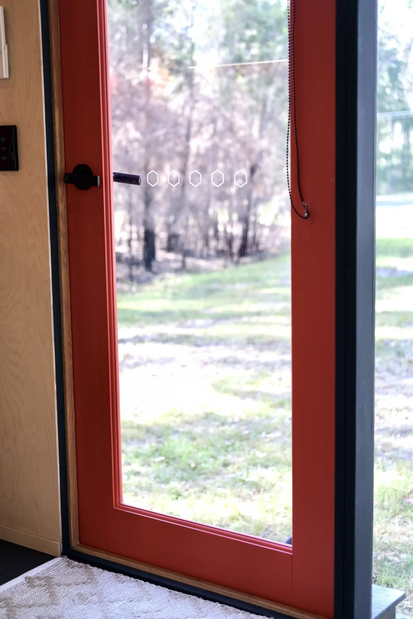 entrée porte vitrée mini maison mobile par Häuslein