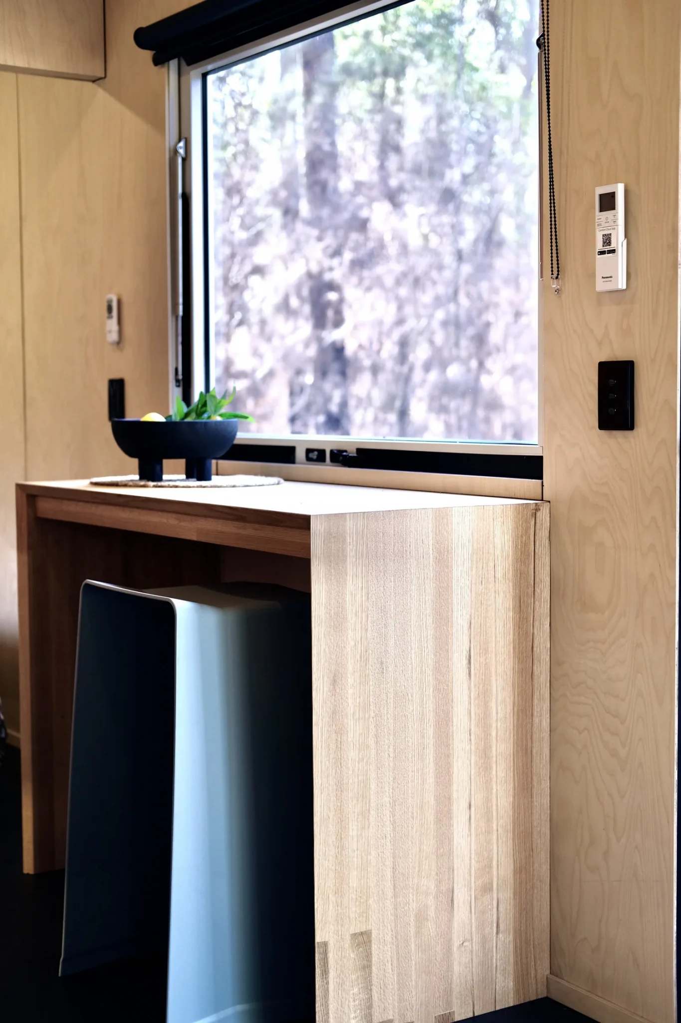 espace repas décoration design mini maison mobile par Häuslein