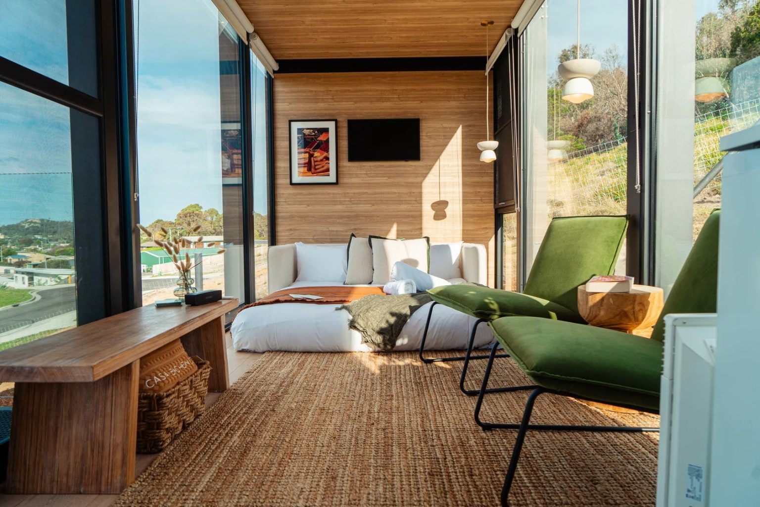 intérieur petite maison vitrée 36m3 modèle Bambino par Elsewhere