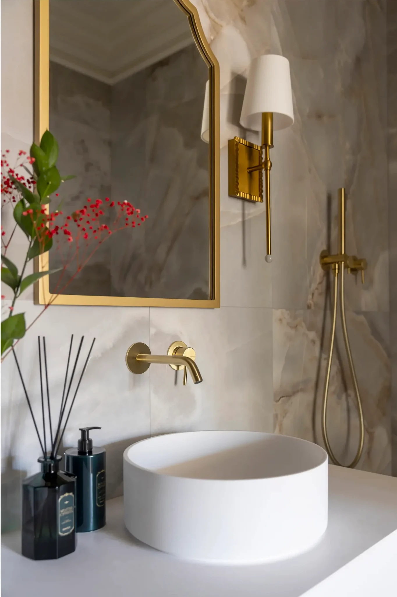 salle de bain onyx appartement Barcelone décoration classique chic et contemporaine