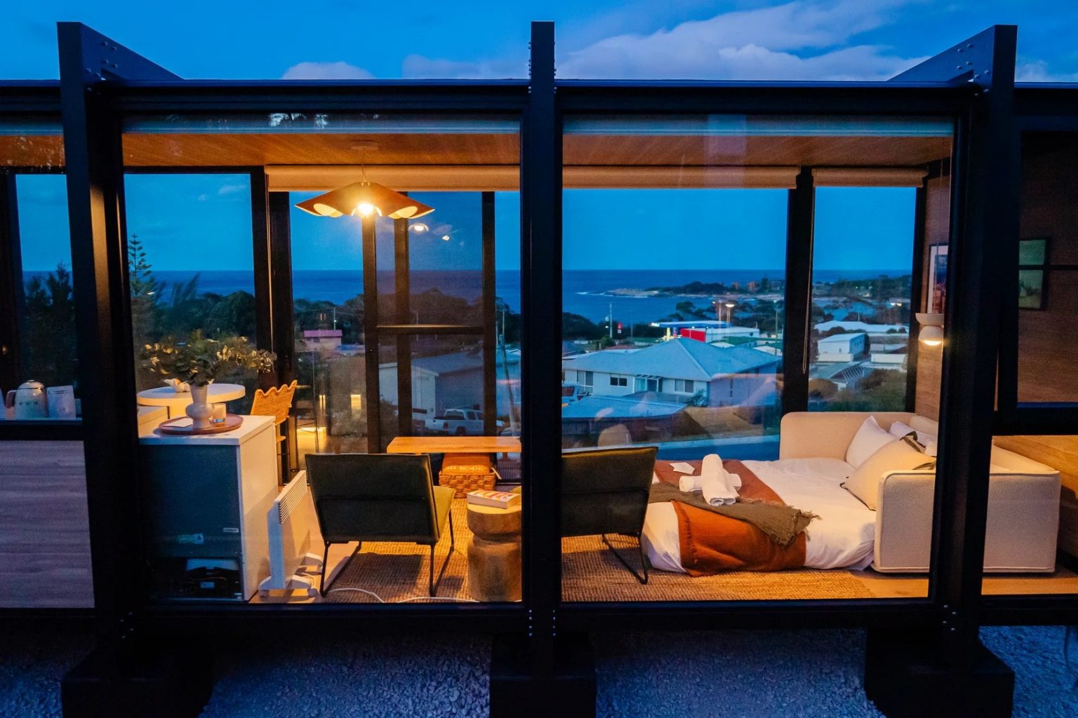 intérieur petite maison vitrée 36m3 modèle Bambino par Elsewhere