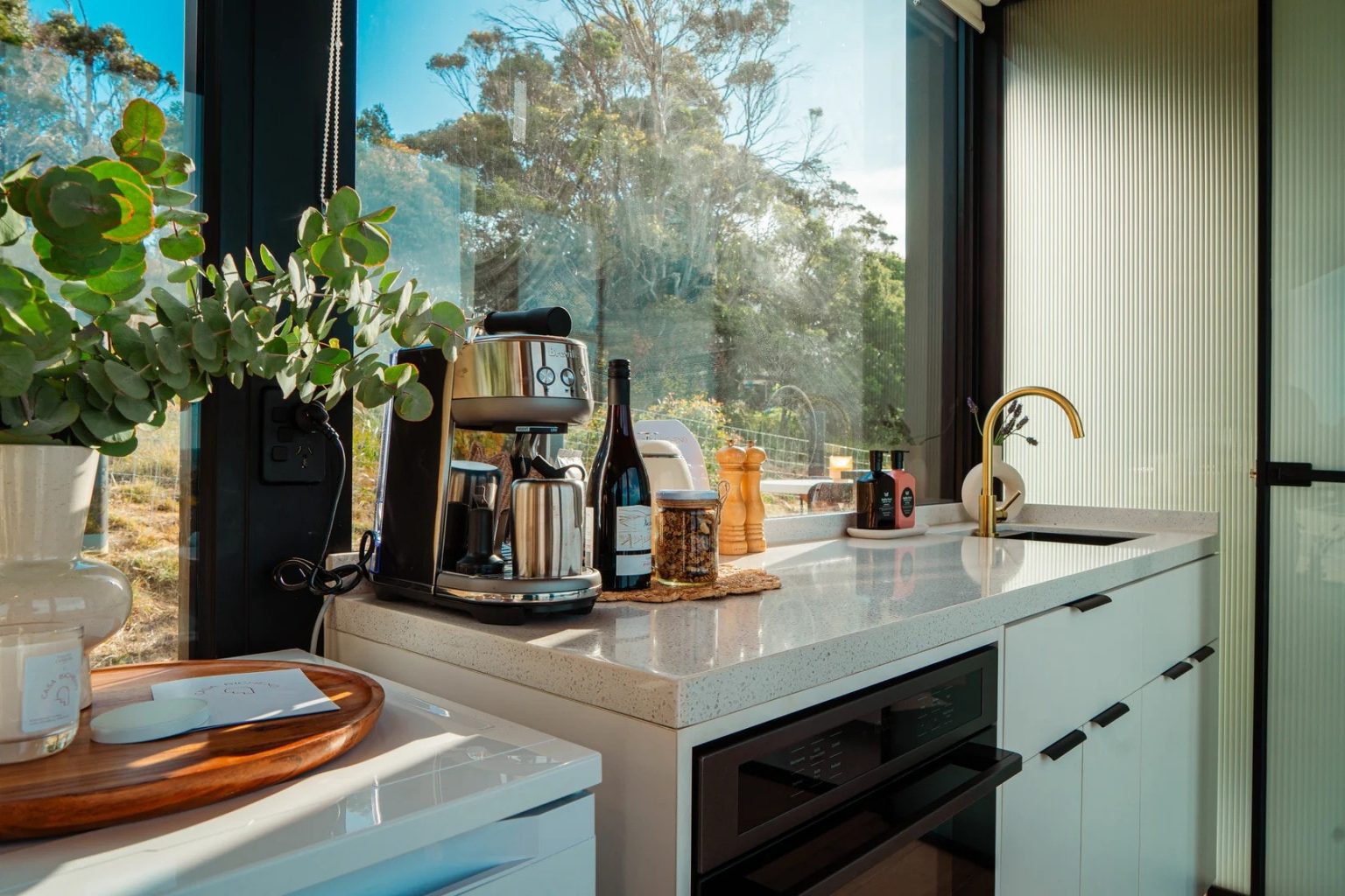 intérieur petite maison vitrée 36m3 modèle Bambino par Elsewhere