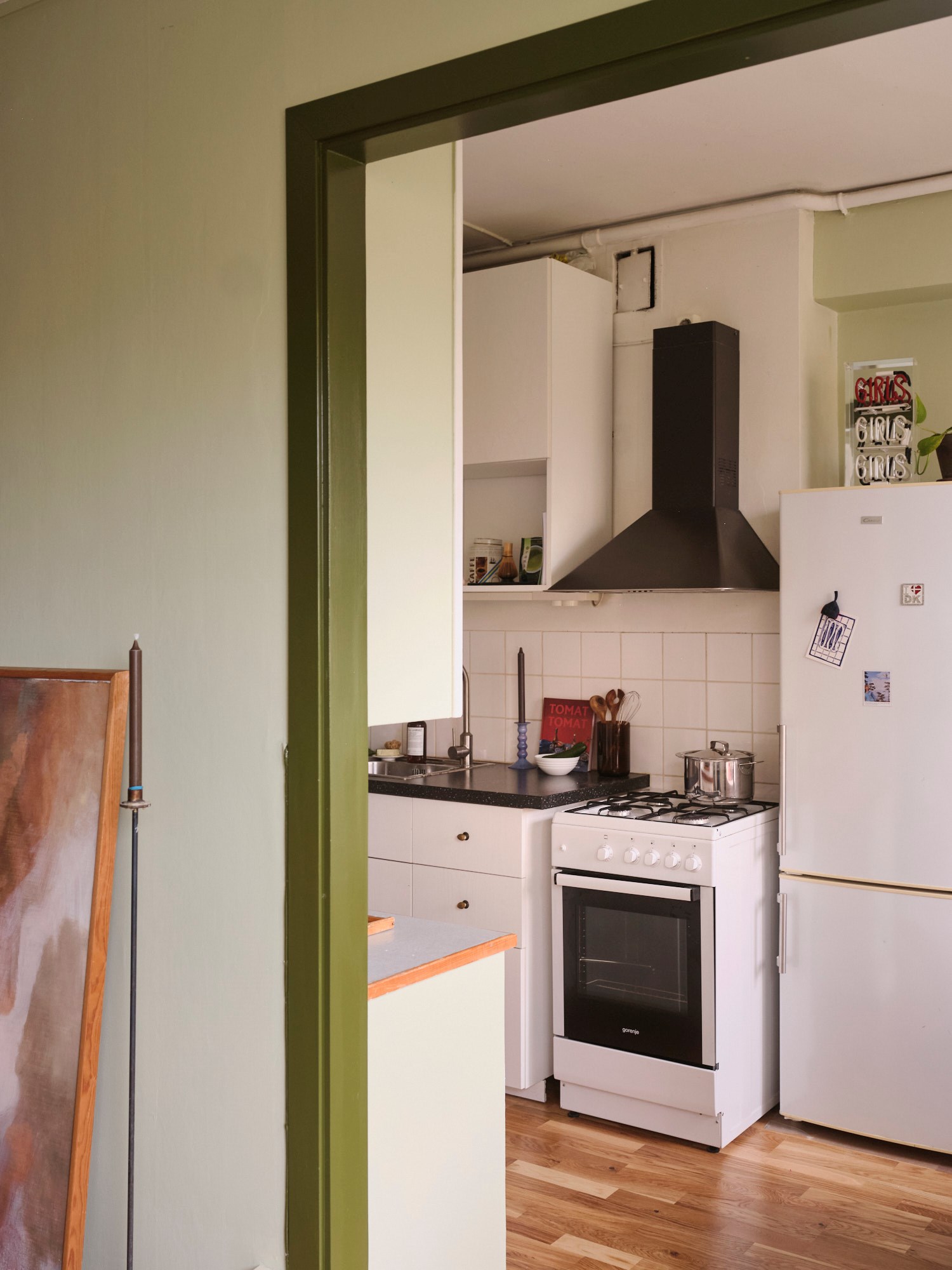 salon studio vintage 35m2 avec cuisine semi ouverte