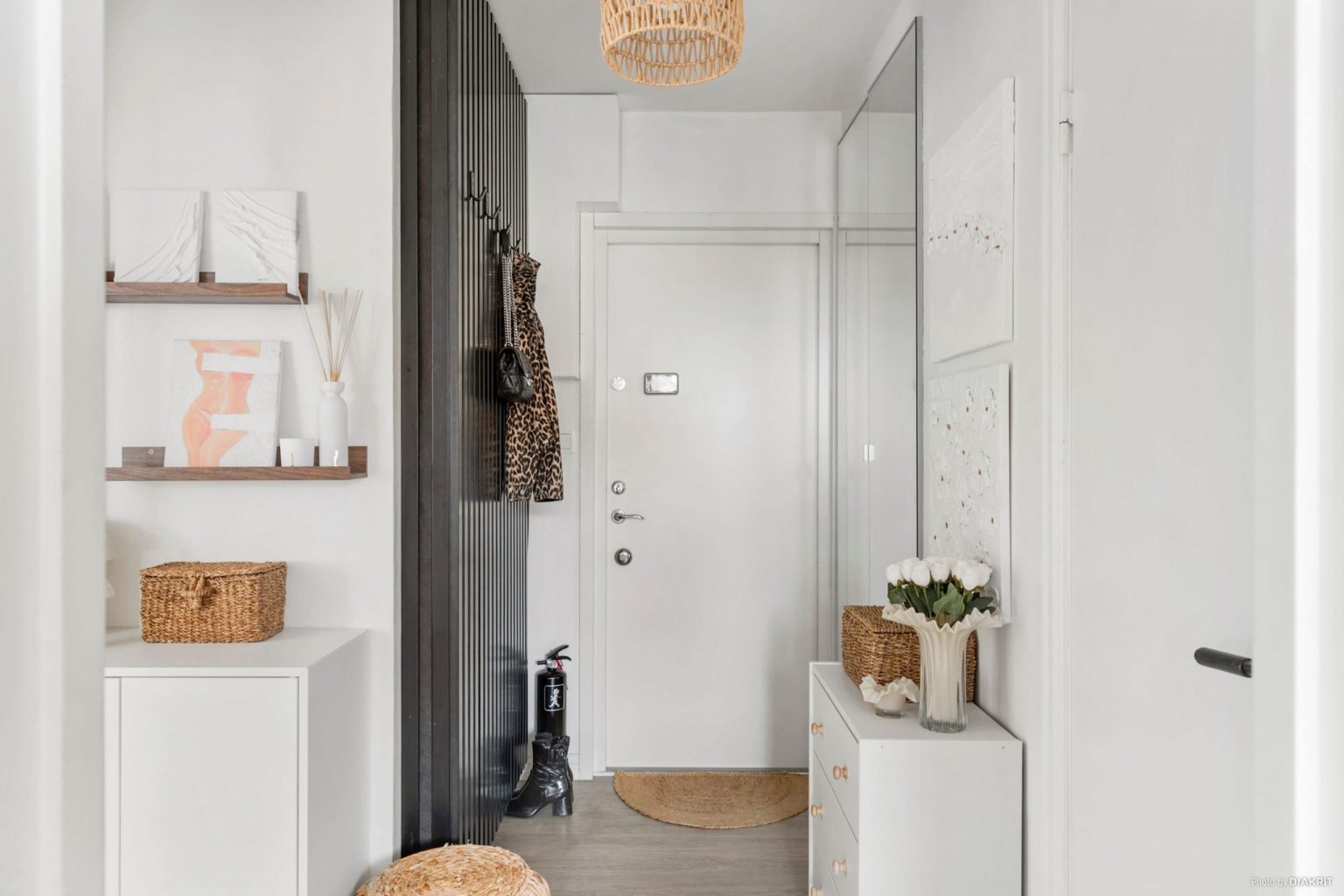 entrée studio 41m2 décoration blanche scandinave