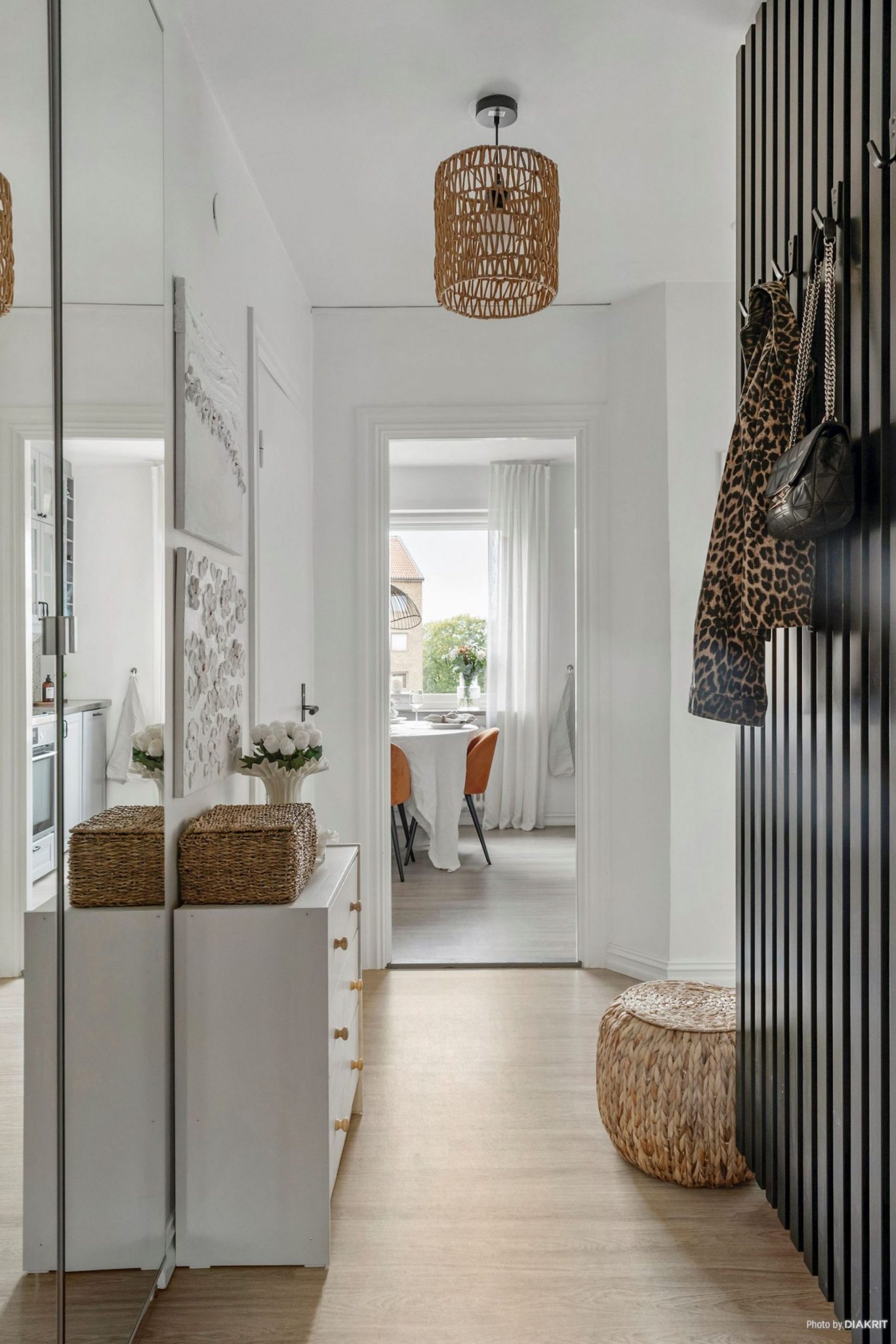 entrée studio 41m2 décoration blanche scandinave