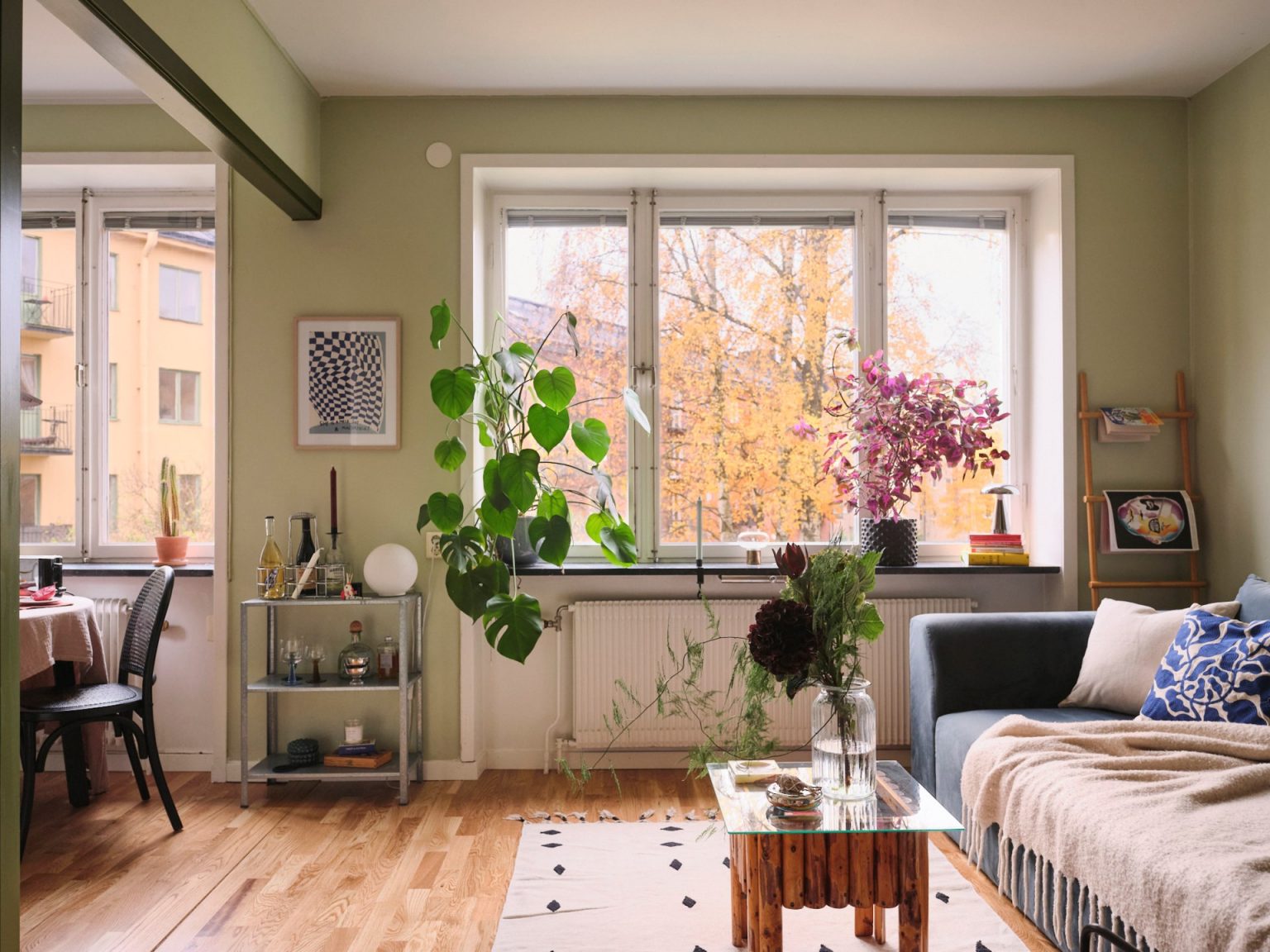 salon studio vintage 35m2 avec cuisine semi ouverte