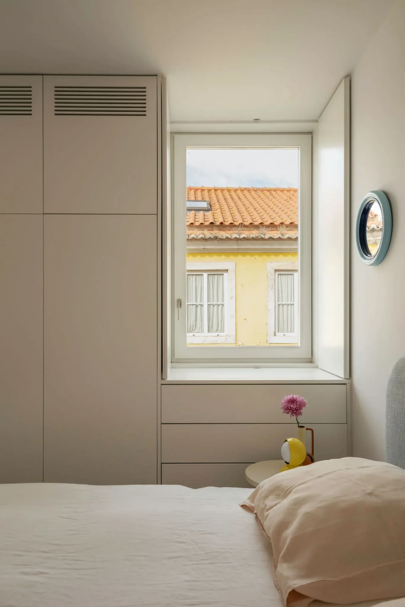 chambre minimaliste maison de ville Lisbonne décoration design