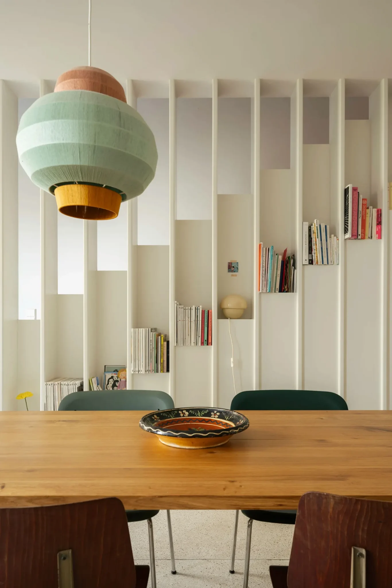 salle à manger et escalier maison de ville Lisbonne décoration design