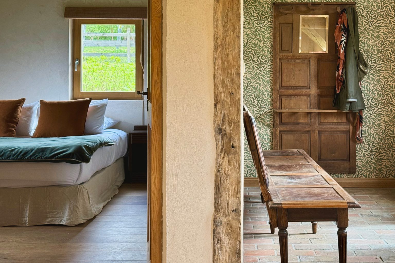 chambre et palier décoration rustique chic maison ancienne rénovée à colombages en Normandie le Clos du Haut