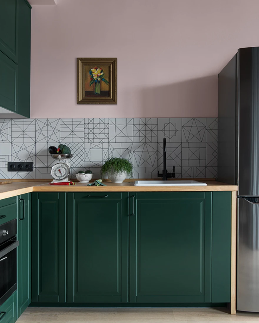 cuisine IKEA verte studio 42m2 vintage et coloré