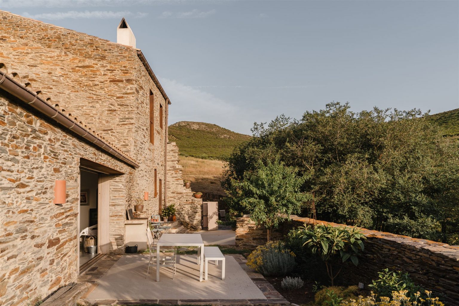 maison en pierres rénovée ancienne masia près de Cadaquès