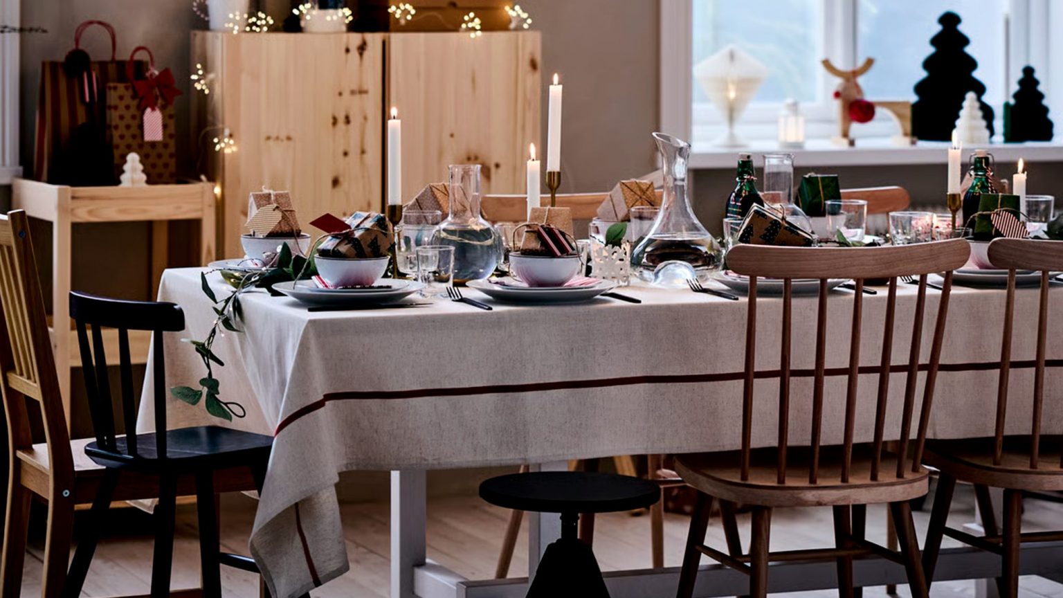 table fête de Noël IKEA thème rustique chic