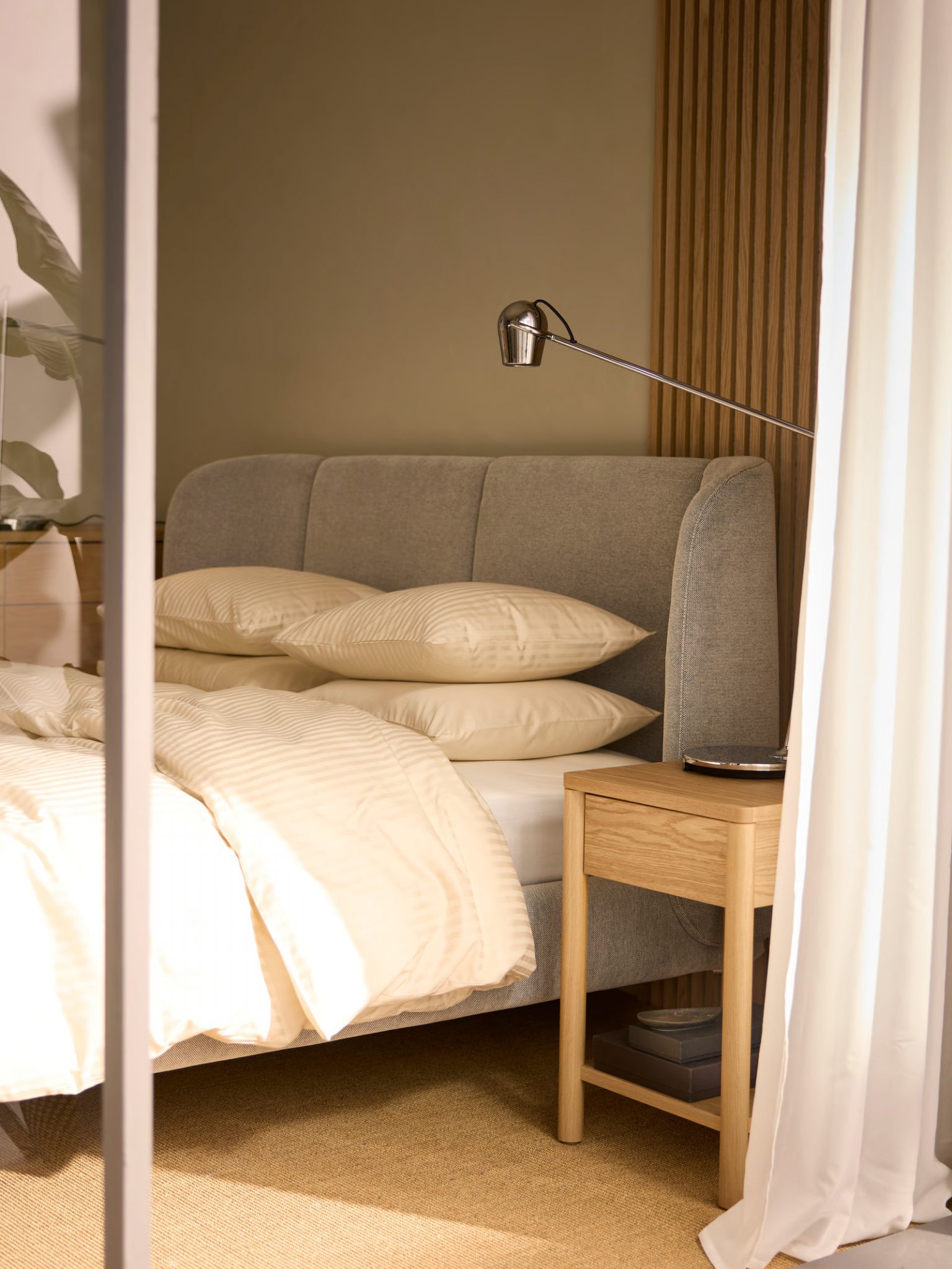 tête de lit grise matelassée