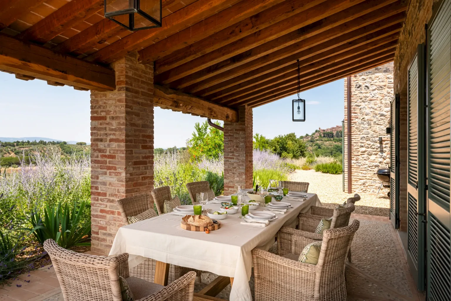 terrasse maison en pierres ancienne rénovée Podere Sirolo Italie