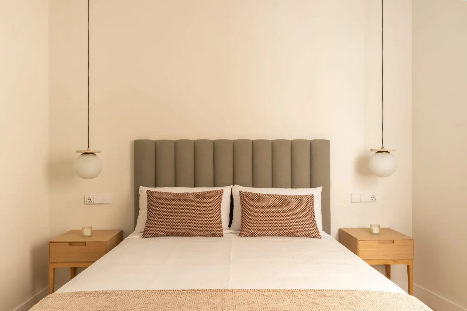 chambre décoration contemporaine verte et rouille