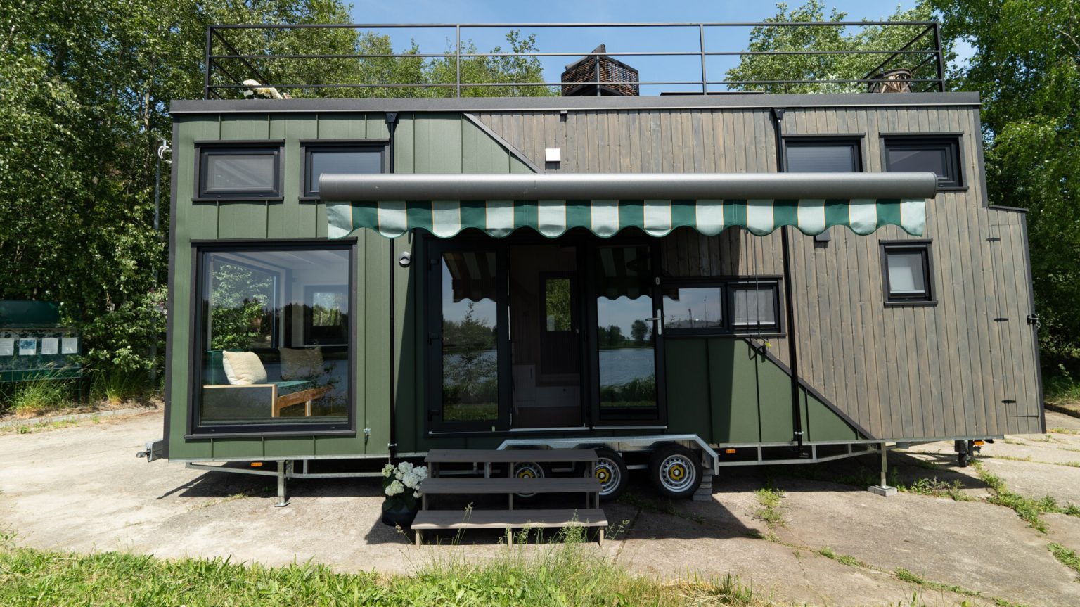 tiny house avec terrasse sur le toit Mobi Sky Individual Peach par MobiHouse livrable en France