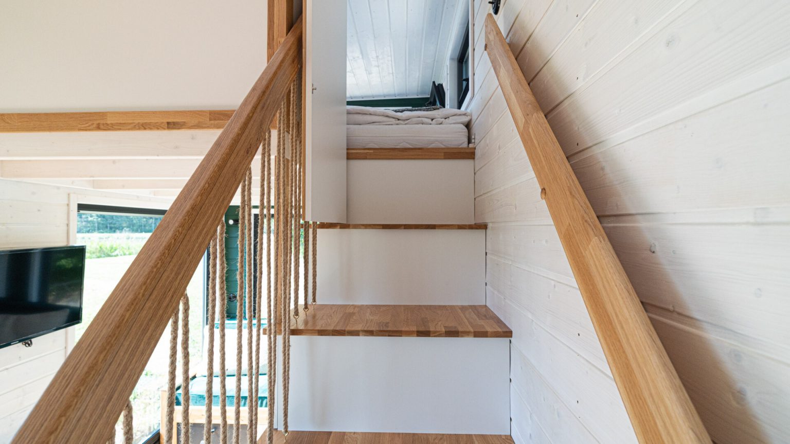 escalier pour chambre sur mezzanine mini maison mobile par MobiHouse livrable en France