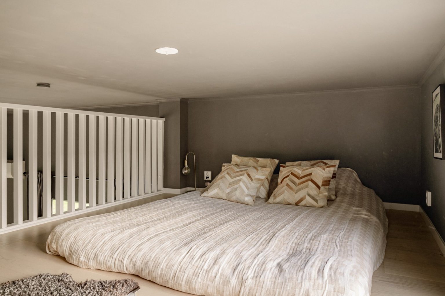 lit sur mezzanine petite maison 34m2