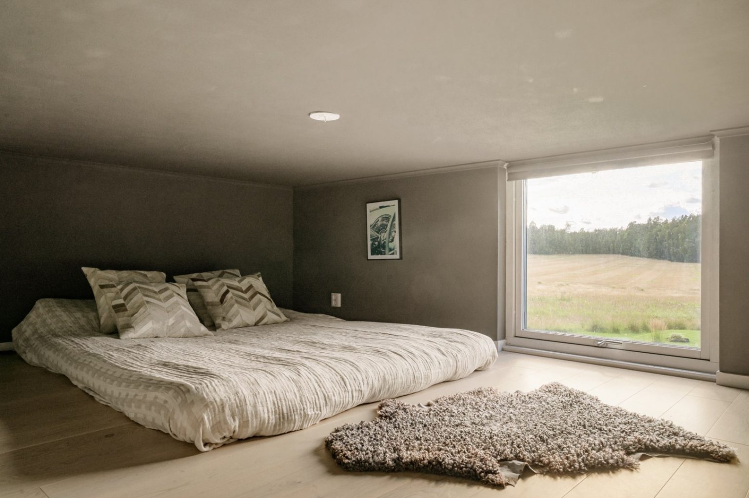 lit sur mezzanine petite maison 34m2