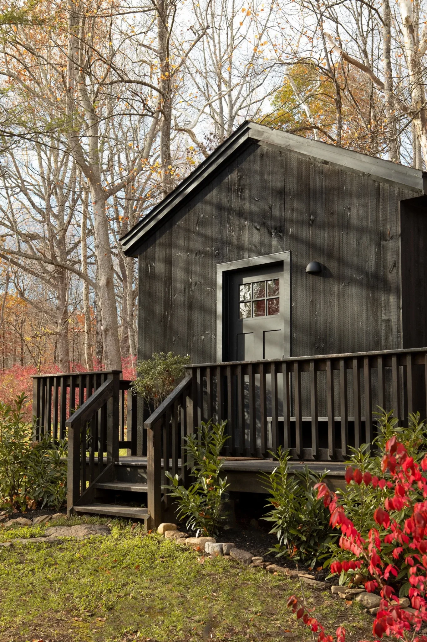 maison en bois dans la vallée de l'Hudson au milieu des arbres
