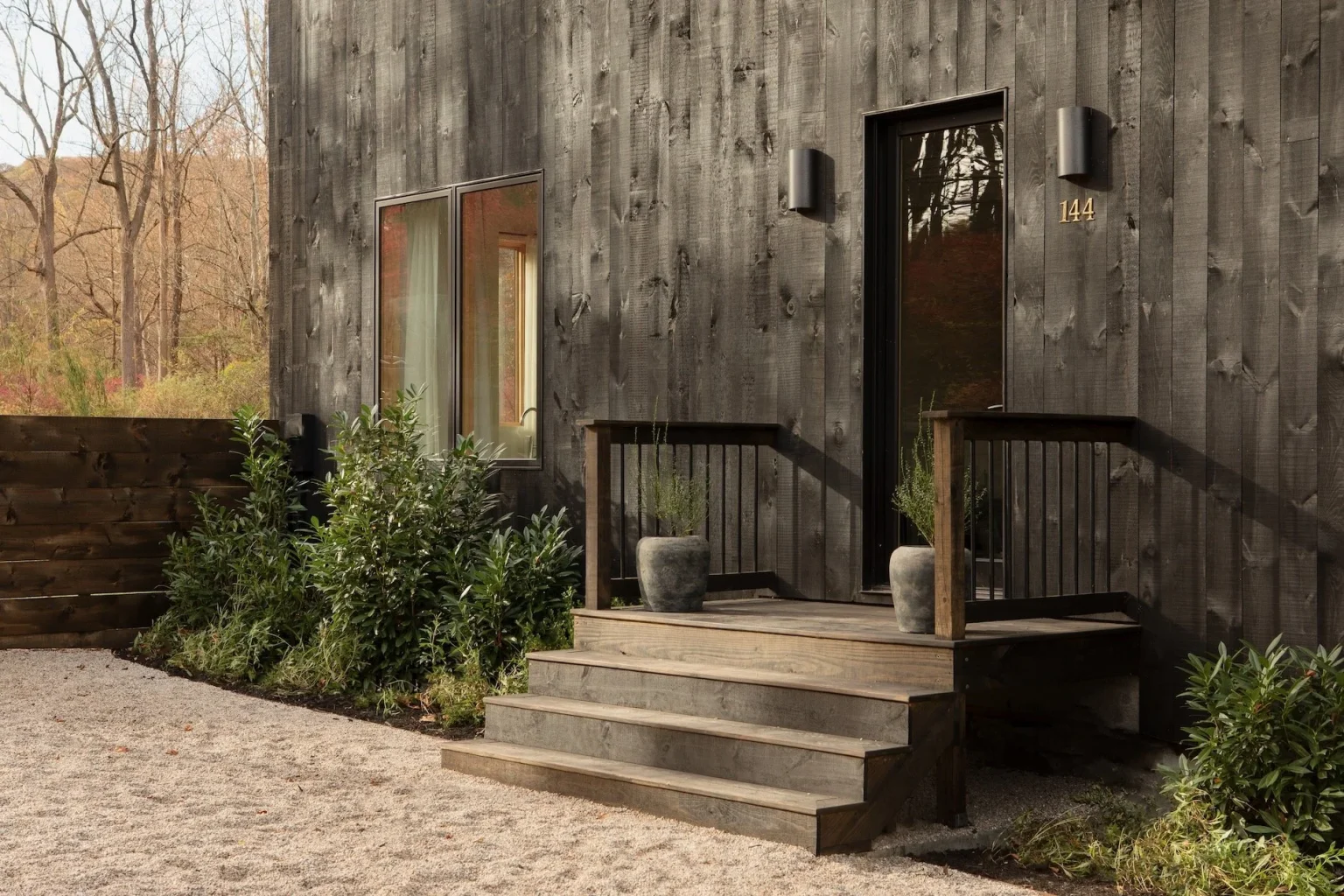 maison en bois dans la vallée de l'Hudson au milieu des arbres